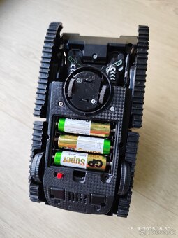 Tank/robot na baterky, zvuk, svetlo - 3