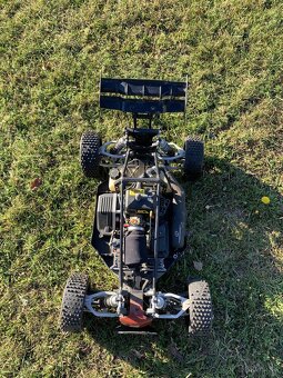 Benzínové RC auto - 3