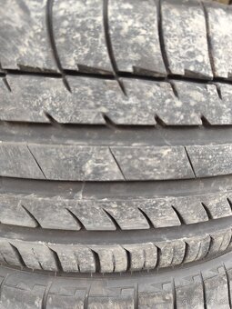 Predám letné pneumatiky 225/45 R17
 - 3