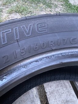 Dunlop 215/60 R17c letné - 3