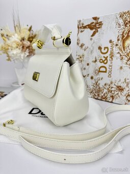 Luxusná biela kabelka so zlatými detailmi – elegantný štýl - 3