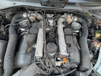 Rozpredam Volkswagen Touareg 5.0 V10 TDI 230kw AYH 4x4 - 3