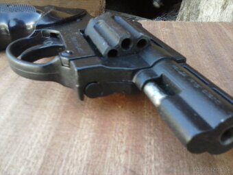 poplašný revolver - 3