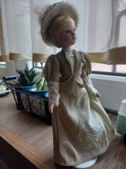 Mini porcelánová bábika - 3