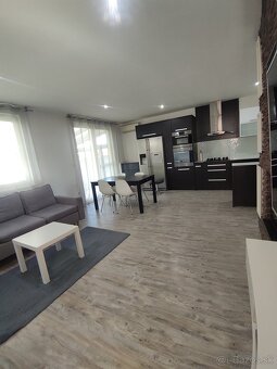 4 - izbový rodinný dom, veľký pozemok 583 m², garáž, Rajka - 3