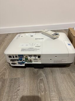 Predám projektor Epson EB-1985WU + príslušenstvo - 3