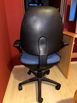 Stolička na Kolieskach - 3