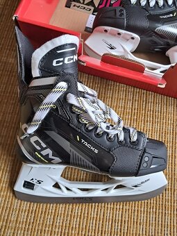 CCM korčule Tacks AS 570 Jr - 3