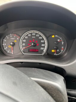 Predám Suzuki Swift 1.3 - 3