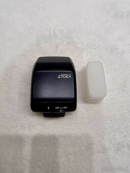 Blesk Canon speedlite 270ex - 3