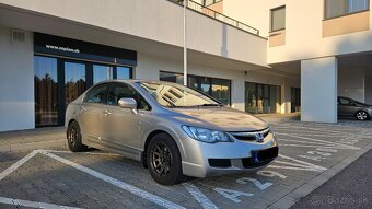 Honda Civic 8g 1.8 benzín V-Tec 2006 / sedan - 3