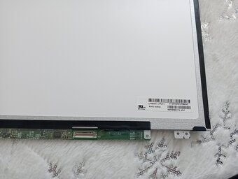 predám 15.6" LED SLIM displej , 30pin eDP , LP156WHU - 3