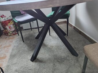 Jedálenský stôl - 3