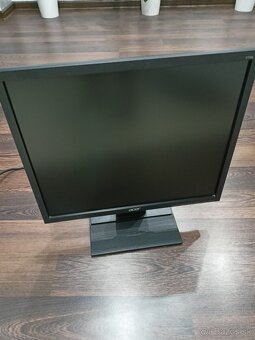 Monitor Acer LED cierny 19'' - 3