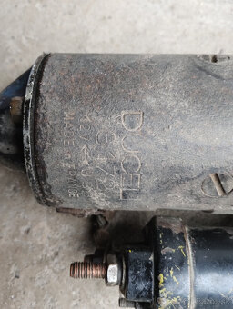 Renault 8-štartér - 3