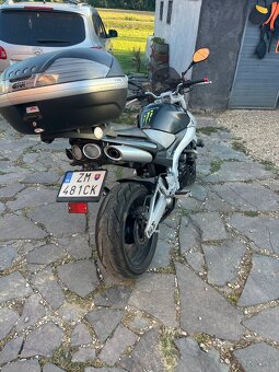 Suzuki GSR 600 - 3