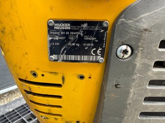 Benzínové búracie kladivo Wacker Neuson BH55 - 3