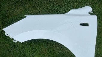 Kia Rio IV 4 YB 2017- Lavy predny blatnik - 3