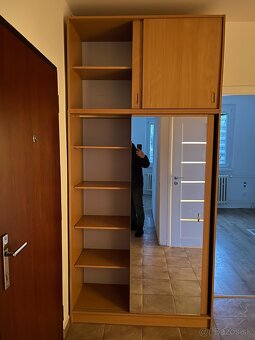 Šatníková skriňa: 24711845 - 3