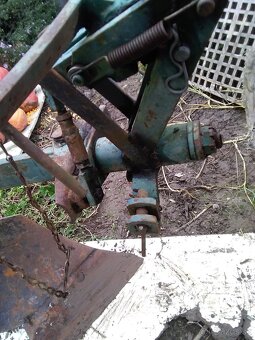 Predám pluh obojstranný za malotraktor. - 3