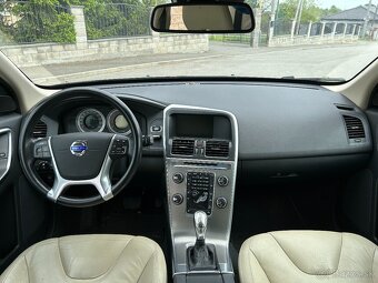 Volvo XC60 D4 2.4L Momentum AWD Geartronic - 3