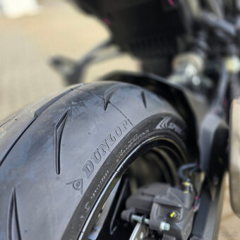 Kawasaki Z900 2025 čierna - 3