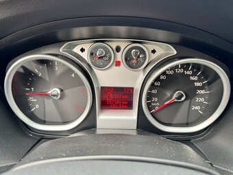 Ford focus kombi 1.6 tdci Rok 2010 - 3