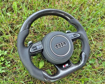 RS AUDI VYHRIEVANY KARBONOVY VOLANT S RS PADLAMI - 3
