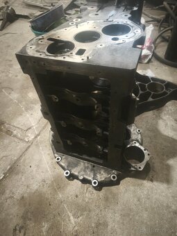 Blok motora Jeep Cherokke 2,8Crdi - 3
