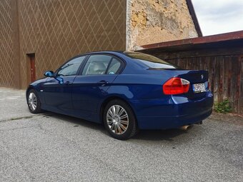 Predám BMW 318i e90, 1995cm3, 95kw benzin, modrá metalíza, n - 3