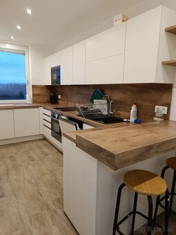 🏠 Prenájom 3-izbového bytu s loggiou na začiatku Petržalky - 3