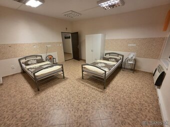 Prenájom veľký 2-izbový byt v centre na pešej zóne v Štúrov - 3