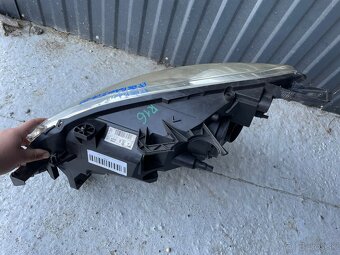 Peugeot Partner svetlo predné pravé - 3