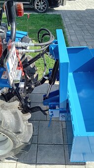 Transportný box hydraulicky sklápateľný za malotraktor - 3