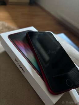 iPhone SE 2022 Red - 3