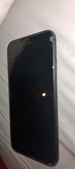 predám plne funkčný iphone 8 64gb - 3