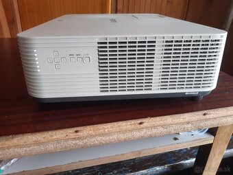 Projektor SONY - 3