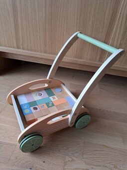 Drevený vozík s kockami Jouéco - 3