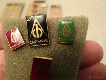 Predám rôzne odznaky, aj Brigáda socialistickej práce. - 3