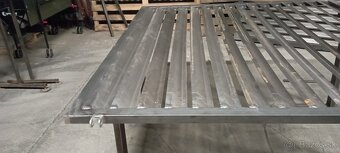 Lamely na brány - 3