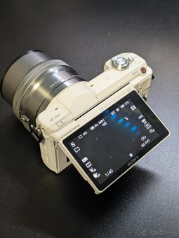 Sony A5100 + 16-50 mm - 3