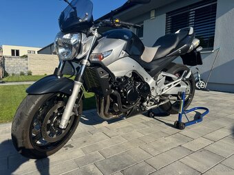 Suzuki GSR 600 - 3