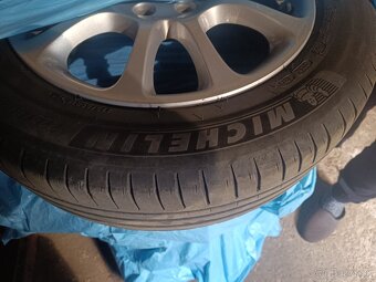 Pneumatiky a disky Honda/Micheline 225/60R18 - 3