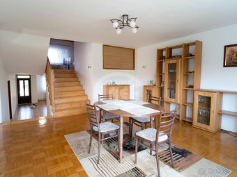 Dvojpodlažný rodinný dom v skvelej lokalite mesta Michalovce - 3