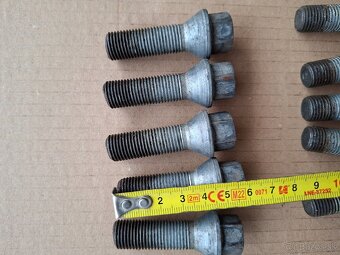 skrutky na kolesa M14 + bezpecnostne skrutky + krytky - 3