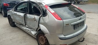 Rozpredám Ford focus Mk2 1.6 benzín - 3