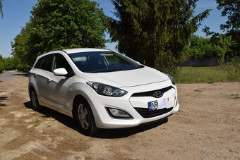 Hyundai i30 kombi, 1,6 benzín, 104 800 km, 2013 - 3