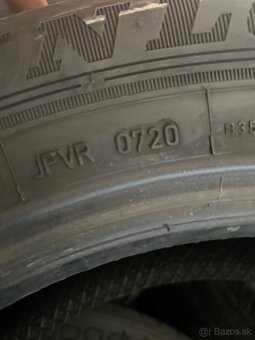Predam pneu Dunlop 205/60 - 3