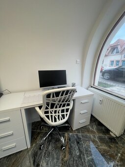 NA PRENÁJOM : Zdieľaná  kancelária 1 stôl za 125,-EUR v cent - 3