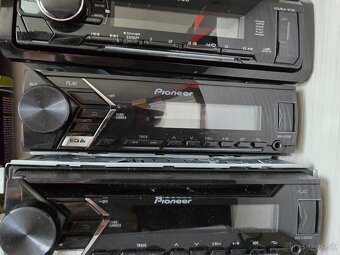 Pioneer a Kenwood - 3